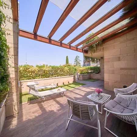 Hide View 佩斯基耶拉德加达