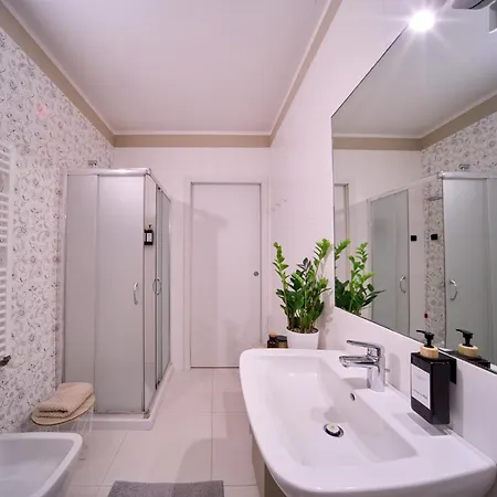 Hide View * 佩斯基耶拉德加达