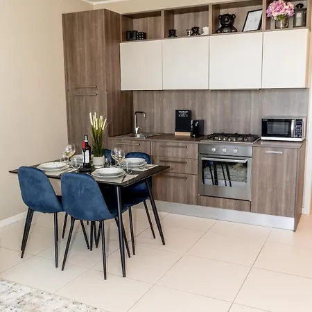 Hide View Apartment *