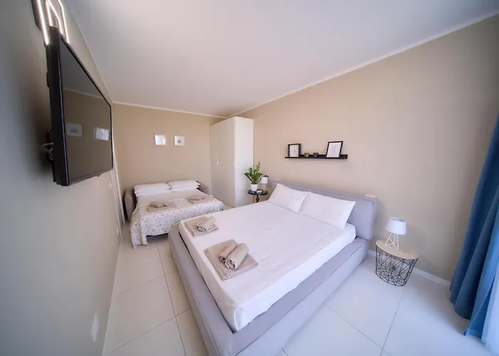 아파트 Hide View *