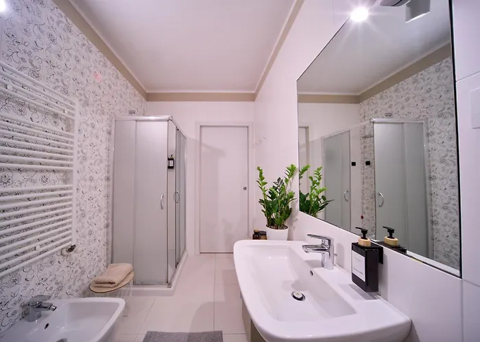 Hide View * 페스키에라델가르다